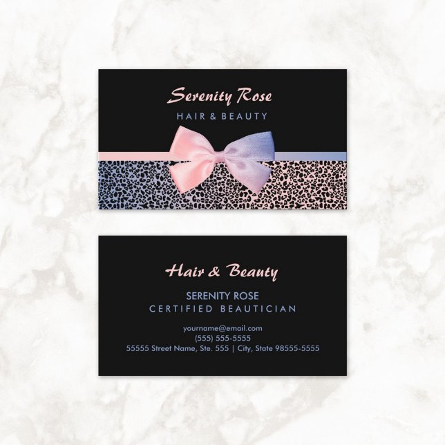 Chic Beautician Pink Blue Leopard Print mit Bow Visitenkarte (Chic Beautician Pink Blue Leopard Print With Bow Business Cards)