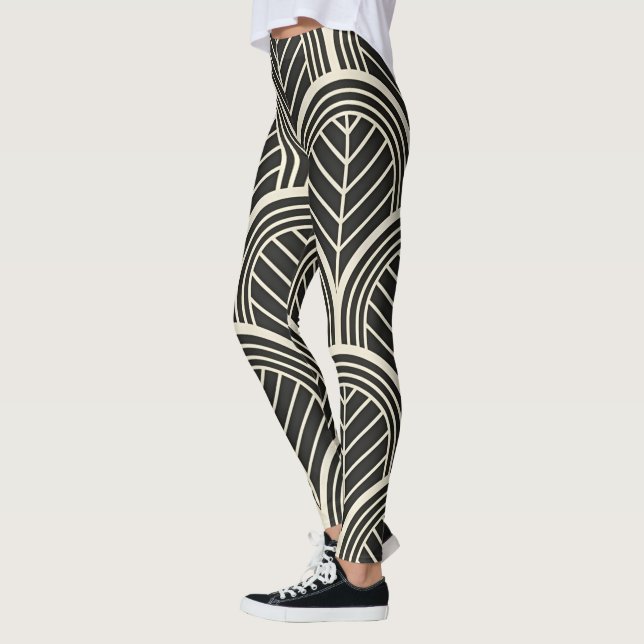 Chic Black and White Geometric Seamless Pattern Leggings (Links)