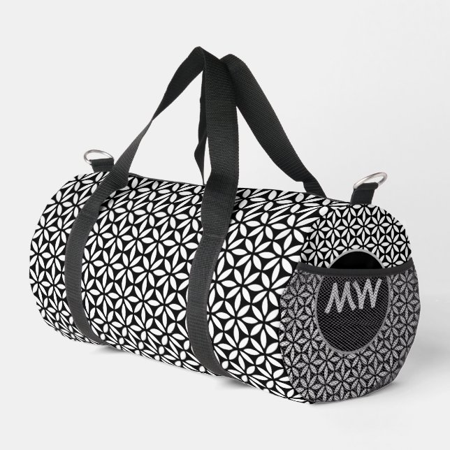 Chic Black and White Monogram Duffel Bag Duffle Bag (Rechte Ecke)