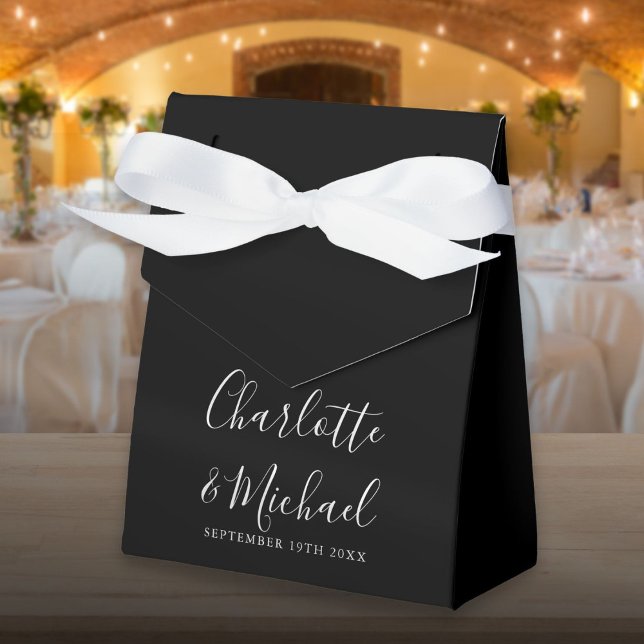 Chic Black and White Script Gastgeschenk Hochzeit  Geschenkschachtel (Chic Black And White Script Wedding Favor Box)