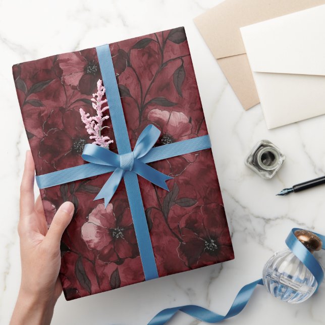 Chic Black Burgundy Red Floral Brautparty Geschenkpapier (Schenken)