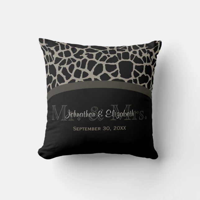 Chic Black Giraffe Wedding Elegant Monogram Kissen (Vorderseite)