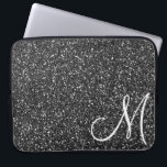 Chic Black Glitzer Monogram Trendy Laptopschutzhülle<br><div class="desc">Dieses Design kann in dem Bereich personalisiert werden, der durch das Ändern des Fotos und/oder Textes zur Verfügung gestellt wird. Sie können auch angepasst werden, indem Sie auf Vorlage personalisieren klicken und dann auf die Schaltfläche klicken, um weitere Optionen anzupassen, um die Hintergrundfarbe zu löschen oder zu ändern, Text hinzuzufügen,...</div>