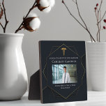 Chic Black Gold Medical School Abschluss Foto Fotoplatte<br><div class="desc">Diese schicke Foto-Plakette der Medizin-Schule zeichnet sich durch ein geometrisches Hexagon-Design aus,  das in Schwarz und Gold gehalten ist und über einem Foto des Absolventen ein elegantes medizinisches Caduceus aufweist. Moderne Fotografie-Feier für einen neuen Arzt oder eine neue Krankenschwester im Jahr 2025.</div>