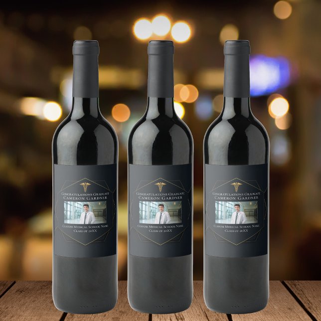 Chic Black Gold Medical School Abschluss Foto Weinetikett (Von Creator hochgeladen)