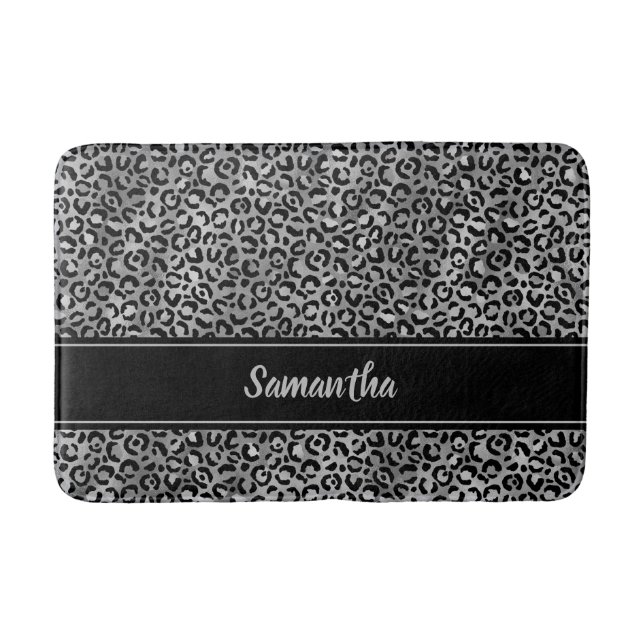Chic Black Silver Grey Leopard Print Personalisier Badematte (Vorderseite)