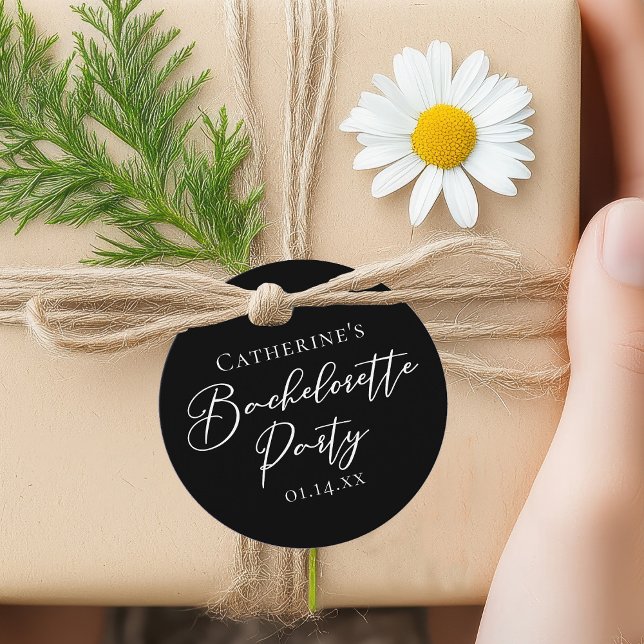 Chic Black White Minimalist Bachelorette Party Geschenkanhänger (Von Creator hochgeladen)