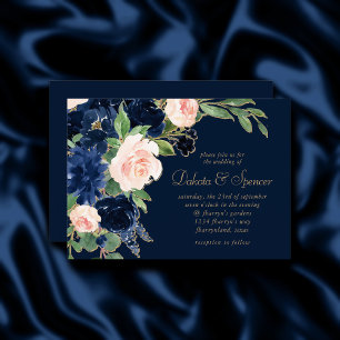 Chic Blooms   Dark Navy Blue und Blush Bouquet Einladung