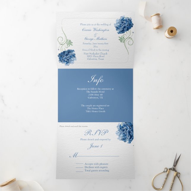 Chic Blue Hydrangea Wedding Tri-Fold Einladung (Innenseite)