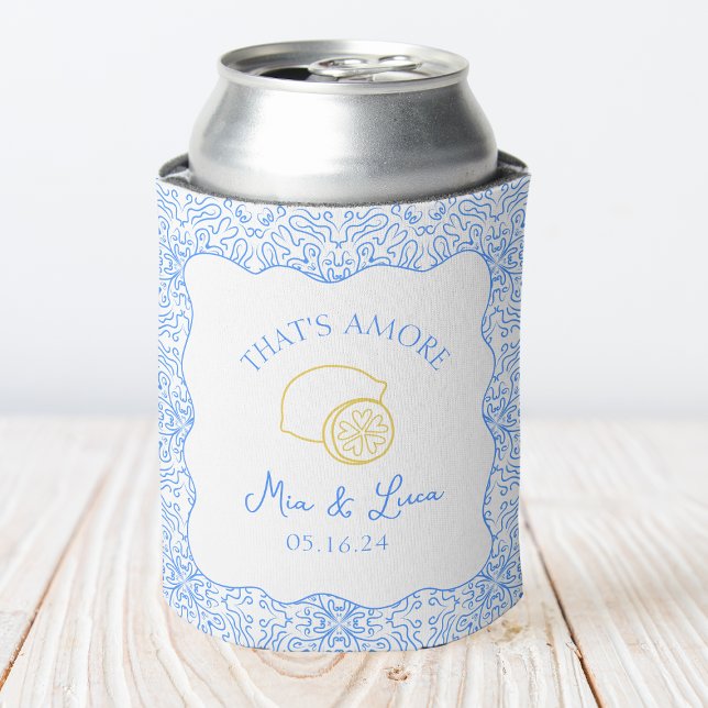 Chic Blue That's Amore Lemon Gastgeschenk Hochzeit Dosenkühler (Keep it cool & classy! This Italian-inspired drink holder is a must-have for destination weddings.)