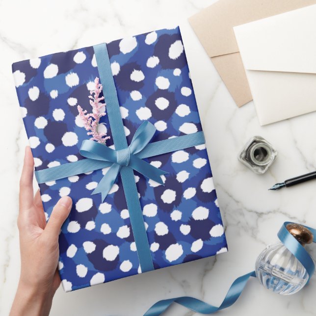 Chic Blue-White-Cheetah-Print-Monogramm Geschenkpapier (Schenken)