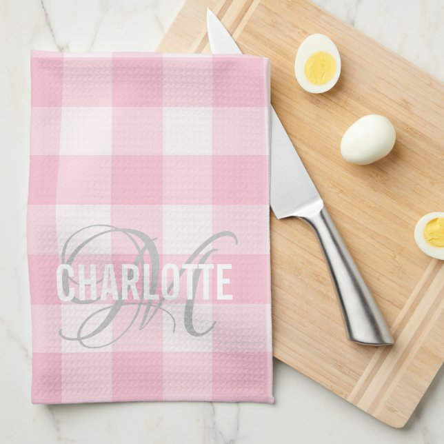 Chic Blush Pink Gingham Monogram Name Geschirrtuch (Viertel Falte)