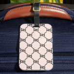 Chic Blush Pink Monogram Initial Elegant Luxus Gepäckanhänger<br><div class="desc">Reisen Sie stilvoll mit unserem schicken Blush Pink Monogram Initial Elegant Luxury Luggage Tag, entworfen, um sowohl Eleganz und Praxisnähe für den modernen Reisenden zu bieten. Auf einer Seite des Tags befindet sich ein elegantes, rosafarbenes Monogramm-Muster, in dem die Initialen oder der ausgewählte Text elegant dargestellt werden. Auf der Rückseite...</div>