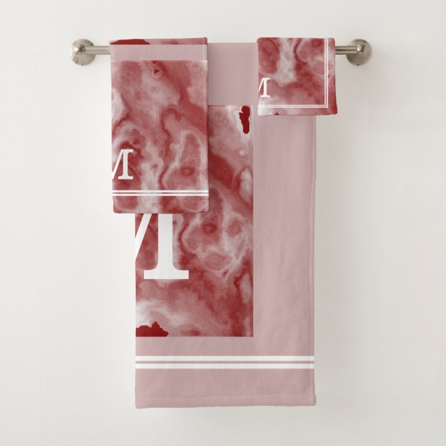 Chic Burgund und rosa graue Marmor Mit Monogramm Badhandtuch Set (Insitu)
