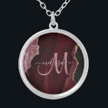 Chic Burgundy Gold Glitzer Agate Custom Monogram Versilberte Kette<br><div class="desc">Dieses personalisierte Exkkalce zeichnet sich durch einen bordeauxroten und Rose-rosa-Hintergrund aus,  der mit Imitaten goldenen Glitzer besticht. Personalisieren Sie Ihr Monogramm zunächst in handgeschriebener Goldskriptkalligraphie mit Ihrem Namen oben. Ein einzigartiges Geschenk für Geburtstag,  Urlaub und jeden besondere Anlass. Entworfen für Sie von Extreme T-Shirts!</div>