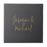 Chic Calligraphy Couple Names Gray & Gold Fliese<br><div class="desc">Sie können die Schriftart,  Hintergrundbild und Farbe,  Buchstaben und Buchstaben leicht ändern.</div>