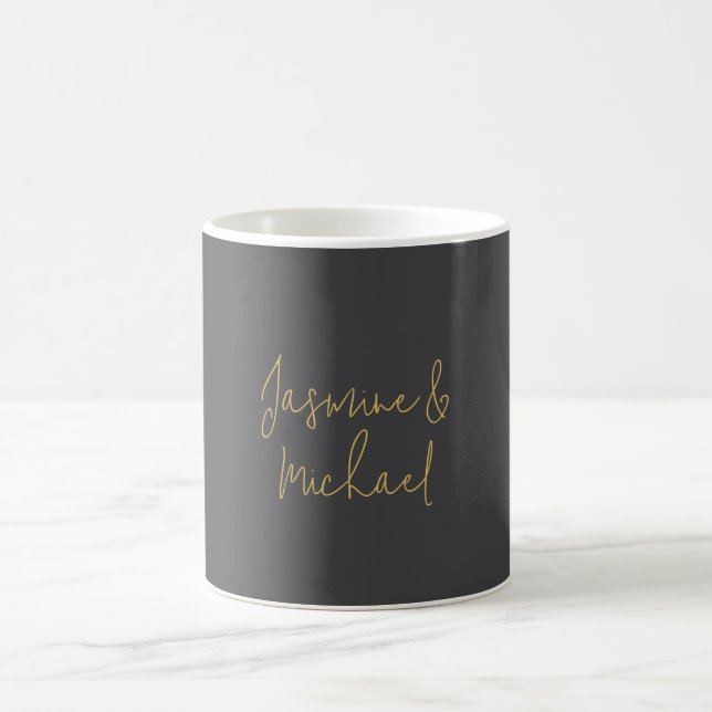 Chic Calligraphy Couple Names Gray & Gold Kaffeetasse (Mittel)