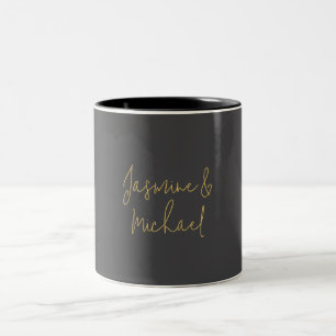 Chic Calligraphy Couple Names Gray & Gold Zweifarbige Tasse