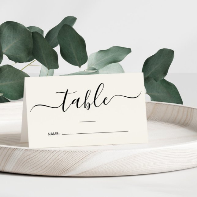 Chic Calligraphy Script Cream Wedding Tischnummer Platzkarte (Von Creator hochgeladen)