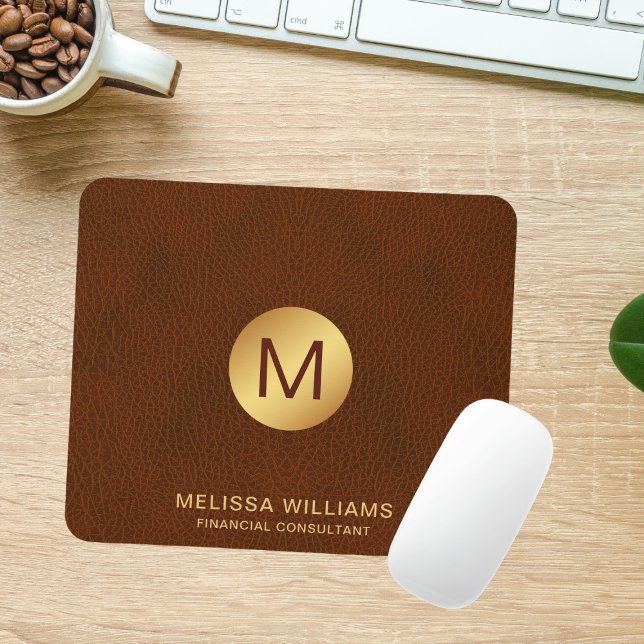 Chic Classy Imitats Brown Leather & Gold Initialen Mousepad (Von Creator hochgeladen)