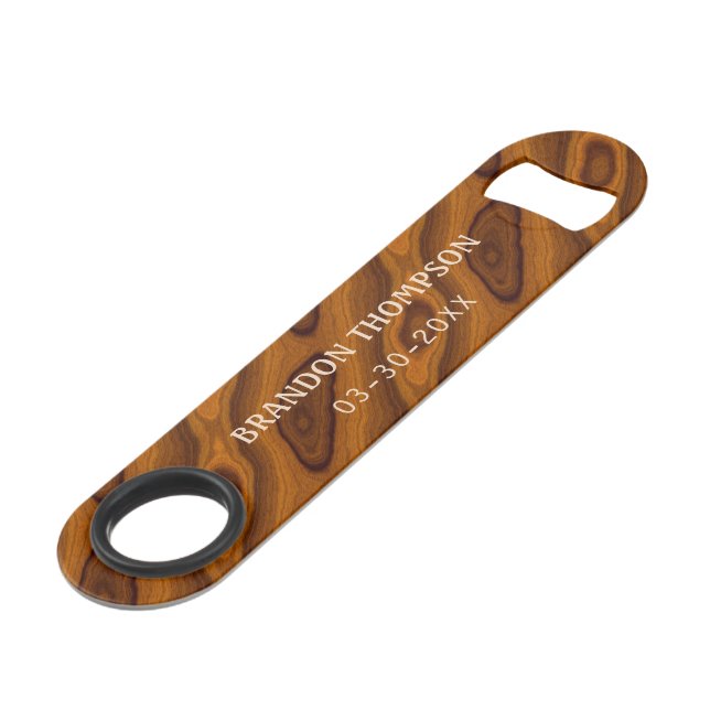 Chic Classy Warm Amber Brown Holz Grain Muster Speed Flaschenöffner (Vorderseite Schrägansicht)