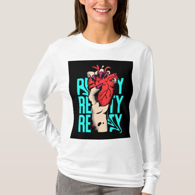 "Chic Comfort: Women's T - Shirt Collection" (Vorderseite)