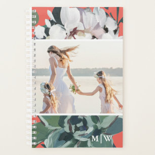 Chic Coral Floral Zwei Foto mit Monogramm Planer