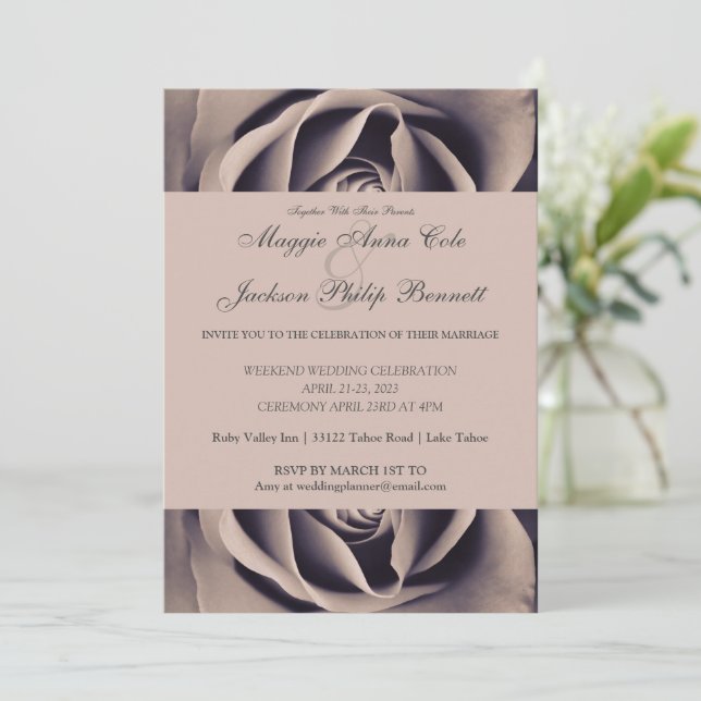 Chic Delicate Rose Hochzeit Einladung (Stehend Vorderseite)
