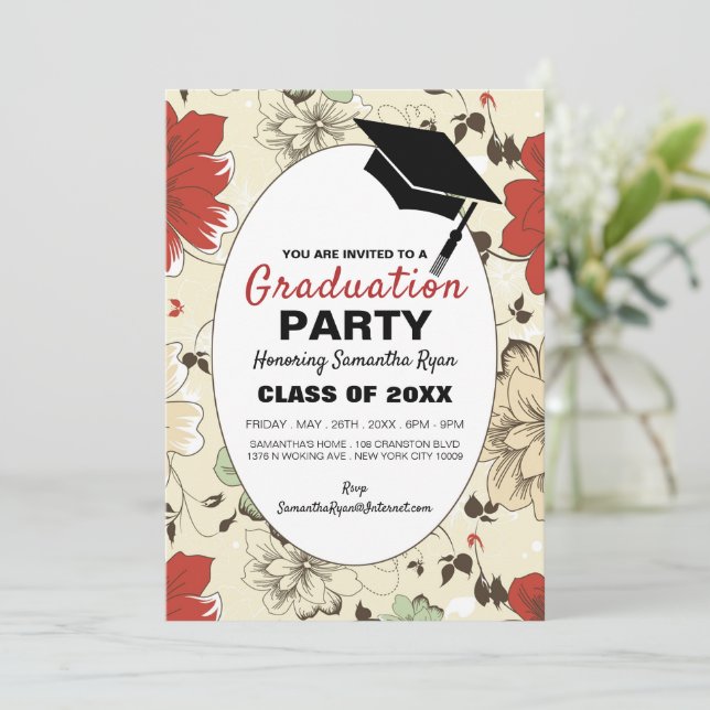 Chic Floral Cap, Graduiertenparty Einladung (Stehend Vorderseite)