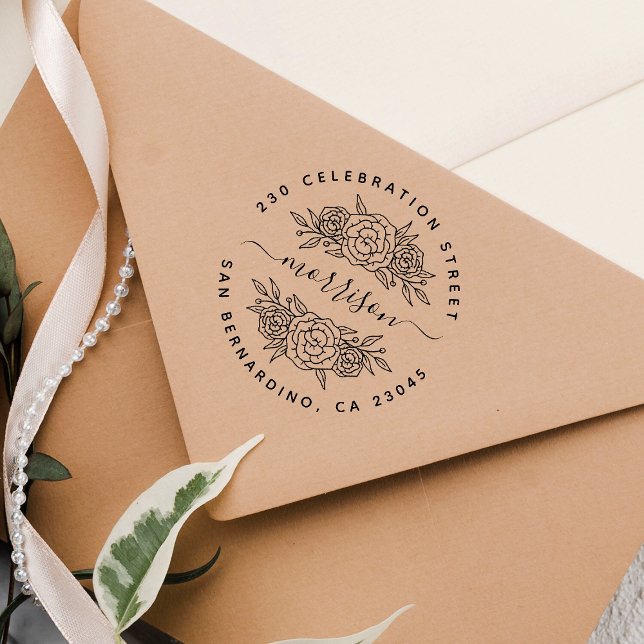Chic Floral Family Name & Round Rücksendeadresse Permastempel (Stamp Mock-up)