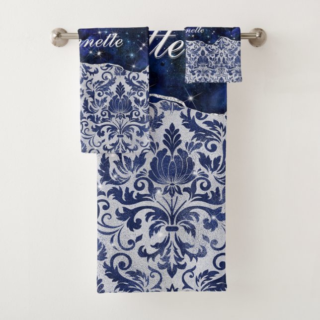 Chic floral glittery Navy Blue Silver Monogram Badhandtuch Set (Insitu)