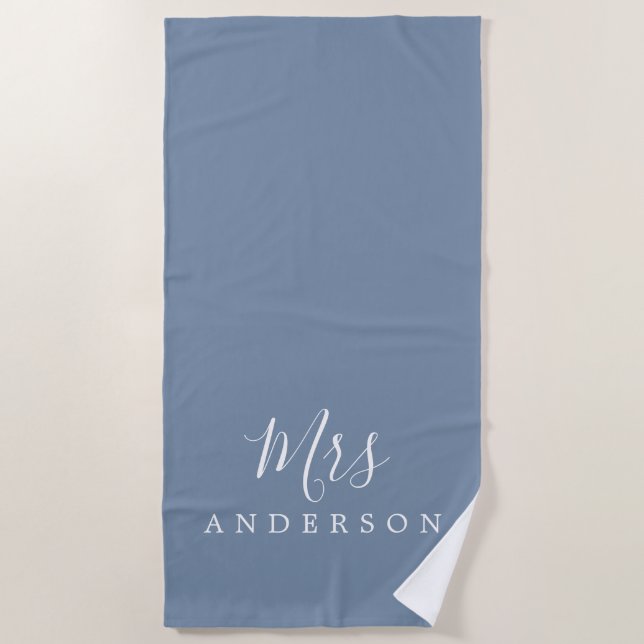 Chic Future Mrs. Faded Denim Blue Monogram Strandtuch (Vorderseite)