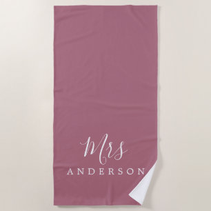Chic Future Mrs. Lila Cassis Monogram Strandtuch