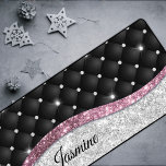 Chic Girl Imitate Silver Glitzer Schwarz Pink Mono Schreibtischunterlage<br><div class="desc">Chic Girly Imitate Silver Glitzer schwarz rosa Monogramm Schreibtischmatte. Fügen Sie Ihrem Zuhause-Büro oder Studentenwohnheim eine Touch Glitzer und Glanz mit dieser eleganten Schreibtischmatte hinzu. Um es besonders zu machen, ist es auch mit Monogramm und personalisiert mit Namen oder Initialen. Klicken Sie auf den Link "Weiter" und verwenden Sie das...</div>