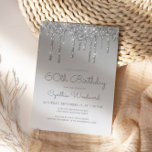 Chic Glitzer Tropfen Silver 60. Geburtstag Einladung<br><div class="desc">Diese trendige Einladung zum 60. Geburtstag mit einem funkelnd silbernen Imitat Glitzer Tropfen Rand und blauem ombre Hintergrund. Die Wörter "60. Geburtstag" und der Name des Ehrengast erscheinen in lässig silbergrauem Schriftzeichen, mit der Erholung des anpassbaren Textes in serifenem Schriftart. Das gleiche silberne Glitzer Tropfen Design erscheint auf der Rückseite....</div>