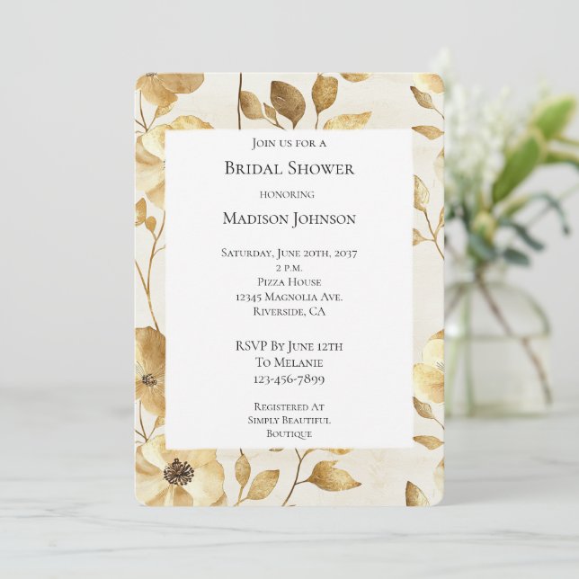 Chic Gold Creme Floral Brautparty Einladung (Stehend Vorderseite)