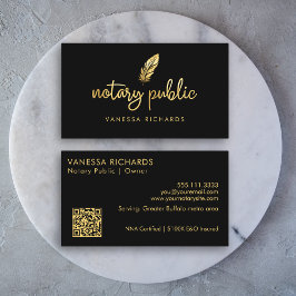 Chic Gold Feather Notary Name Modernes Script QR Visitenkarte