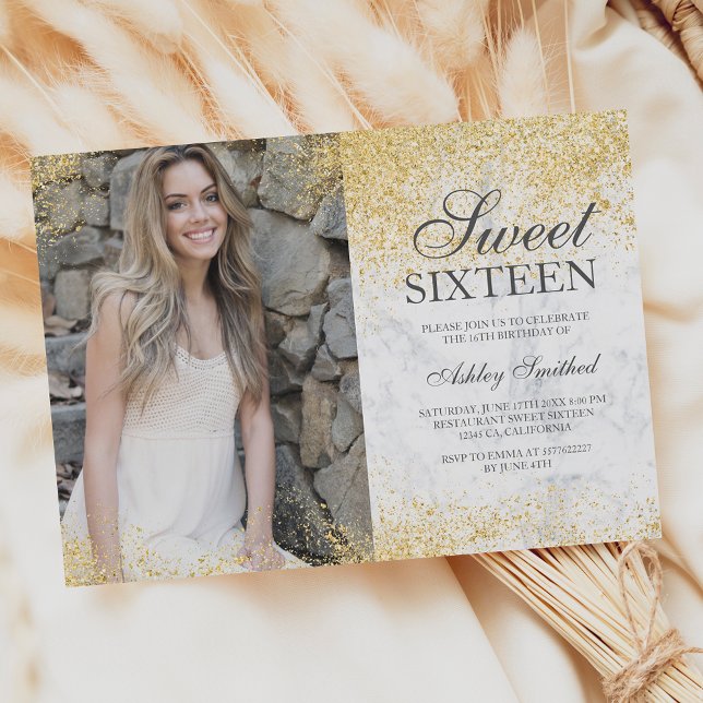 Chic gold Glitzer Foto aus weißem Marmor Sweet 16 Einladung (Von Creator hochgeladen)