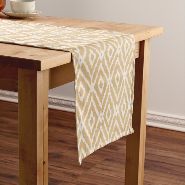 Chic Gold Ikat Stamm Diamant Muster Kurzer Tischläufer (Beispiel)