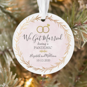 Chic Gold marié pendant le Noël de la photo pand