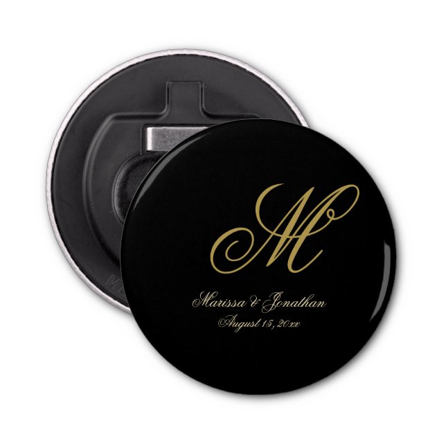 Chic Gold Monogram Script Black Wedding Flaschenöffner (Vorderseite)