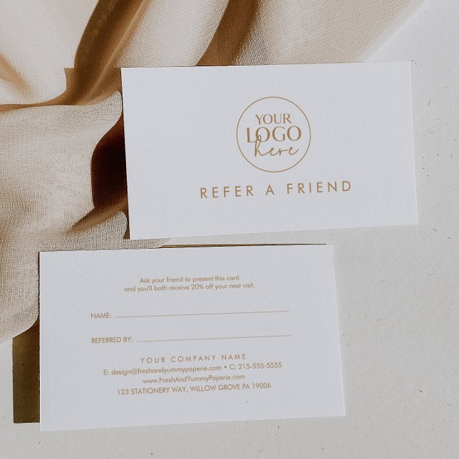 Chic Gold Typografy Reader a Friend Business Logo Empfehlungskarte (Von Creator hochgeladen)