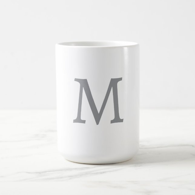 Chic Gray Initial Letter Monogram Modern Kaffeetasse (Mittel)