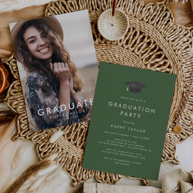 Chic Green Grad Cap Foto Graduation Party Einladung (Von Creator hochgeladen)