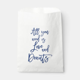 Chic Hand Letted Alles was Sie brauchen ist Liebe  Geschenktütchen