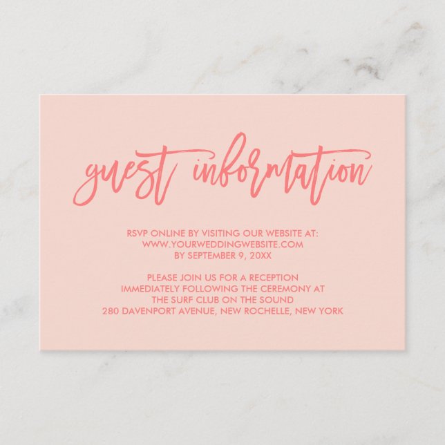Chic Hand Lettered Coral Wedding Guest Information Begleitkarte (Vorderseite)
