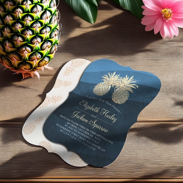 Chic Imitate Gold Ananas Couple Blue Wave Wedding Einladung (Von Creator hochgeladen)