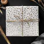 Chic Imitate Gold Dot Muster Geschenkpapier Set<br><div class="desc">Luxuriöse Imitate goldenes Punktmuster auf einem unberührten,  weißen Hintergrund,  dieses Design ist perfekt für jeden Anlass. Ideal für Hochzeiten,  Brautpartys,  Jubiläen und Geburtstage,  fügt es Ihren Feiern eine elegante Touch hinzu.</div>
