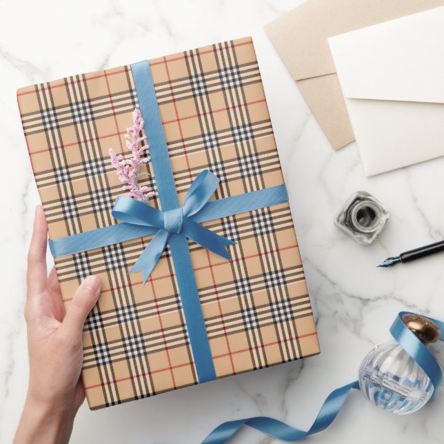 Chic Kariert Warme Tan Base White Black Brown Tart Geschenkpapier (Schenken)
