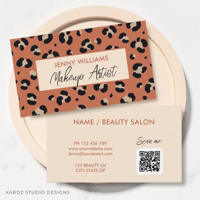 Chic Leopard Print Modern Makeup Artist Visitenkarte (Make this trendy beauty salon or make-up artist business card to keep your business always present.)